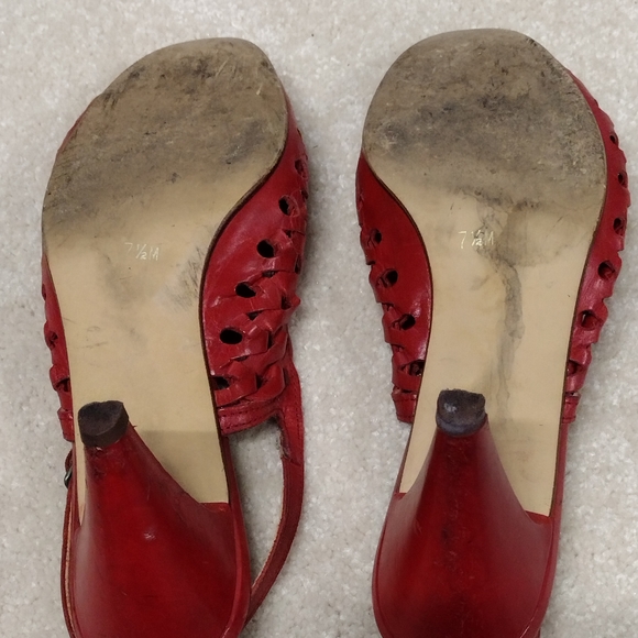 Vintage Bandolino Women's Red Peep Toe Sandals - Picture 3 of 7